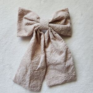 NWOT Long Elegant Floral Bow Hair Clip